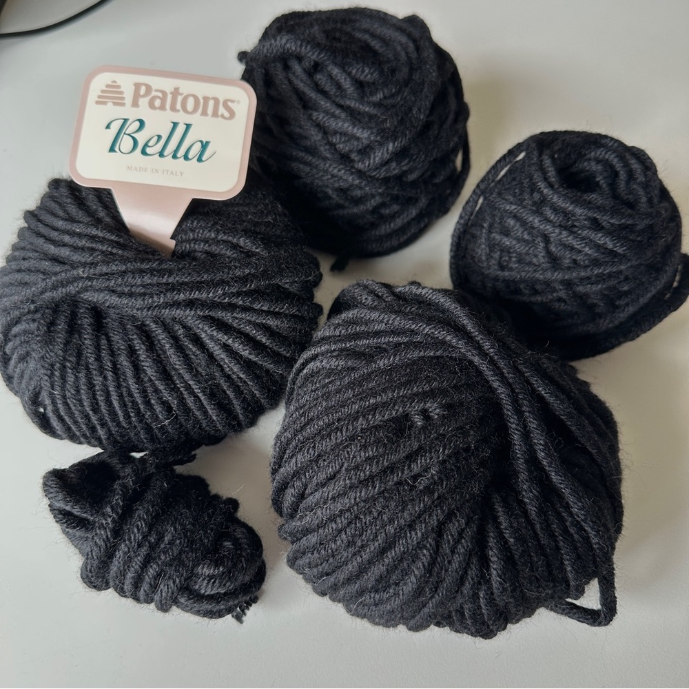 Patons Bella Wool Blend Yarn Made in Italy 340 grams Black Skeins